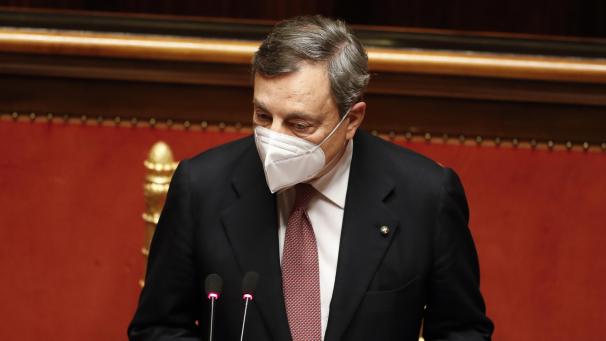 <p>Mario Draghi, Ministerpräsident von Italien, spricht vor dem Senat in Rom, bevor er seine Regierung einer Vertrauensabstimmung unterzieht.</p>