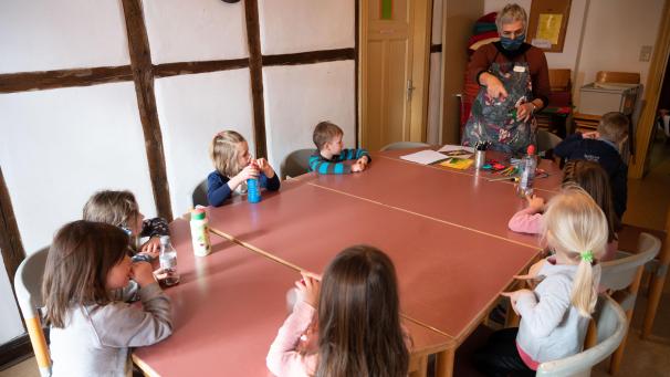 <p>Dank eines Hygienekonzeptes, das zwei Kontaktblasen mit jeweils 25 Personen vorsieht, konnten die Ateliers durchgeführt werden.</p>