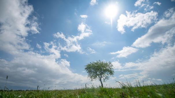 <p>Die Sonne schaut am Wochenende und zu Wochenbeginn in Ostbelgien vorbei.</p>