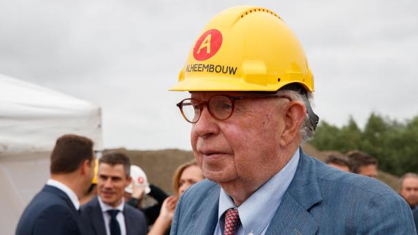 <p>Leopold Lippens wurde 79 Jahre alt.</p>