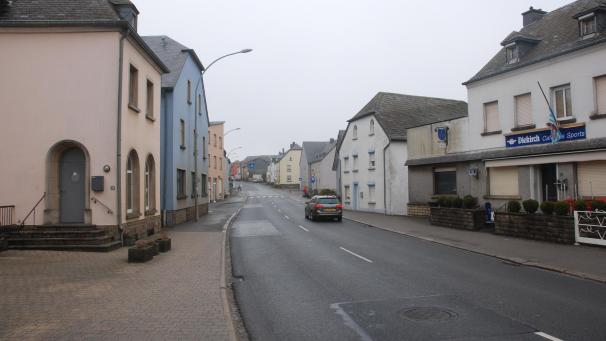 <p>Dank einer 4,4 Kilometer langen Ortsumgehung inklusive Tunnel soll die Ortsdurchfahrt von Hosingen entlastet werden.</p>