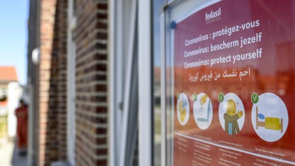 <p>In den insgesamt 81 Auffangzentren für Asylsuchende in Belgien hielten sich bislang die Corona-Infektionen in Grenzen.</p>