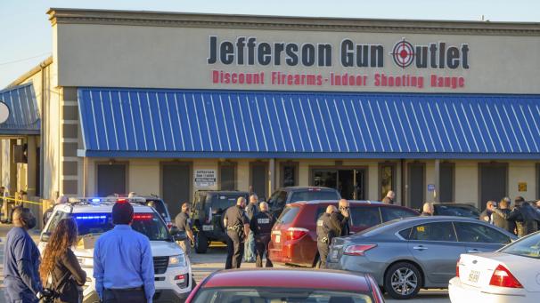 <p>In einem Waffen-Outlet im US-Bundesstaat Louisiana sind mehrere Menschen durch Schüsse getötet und verletzt worden.</p>