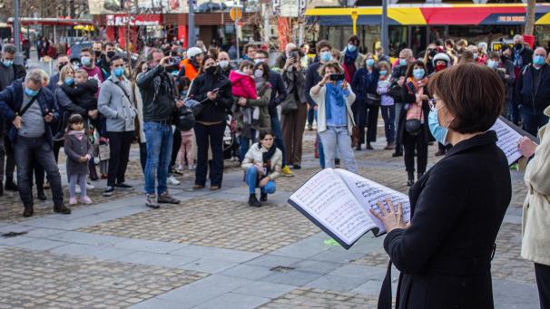 <p>Die Darbietungen des Lütticher Opernchors zogen viele Zuhörer an.</p>