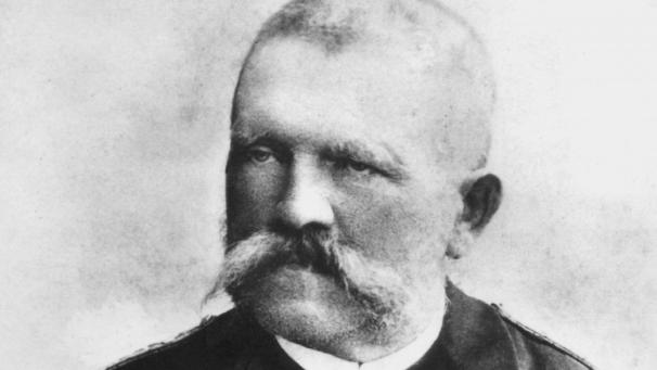 <p>Der Vater von Adolf Hitler, Alois Hitler, in einer zeitgenössischen Aufnahme. Adolf Hitler ist nach Überzeugung eines Forschers viel stärker von seinem Vater geprägt worden als bisher bekannt.</p>