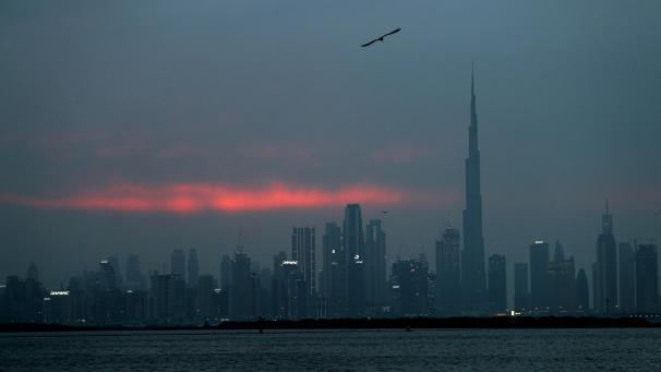 <p>Hinter den glitzernden Kulissen von Dubai herrschen jedoch strenge Regeln.</p>