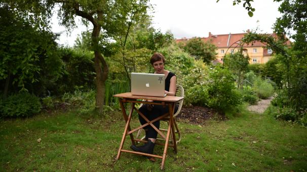 <p>219368393 (2)</p>