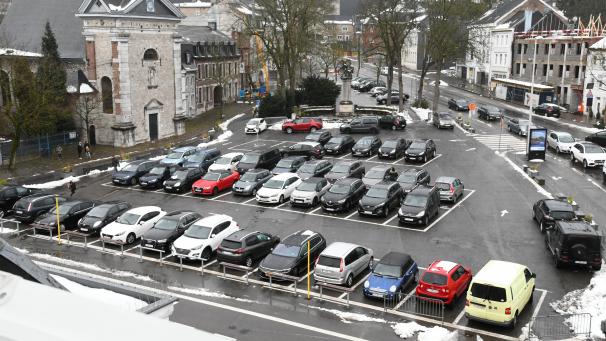 <p>Ab 1. März werden die TEC-Busse die neue Haltestelle ansteuern, die vor wenigen Wochen am Fuße des Werthplatzes eingerichtet wurde.</p>