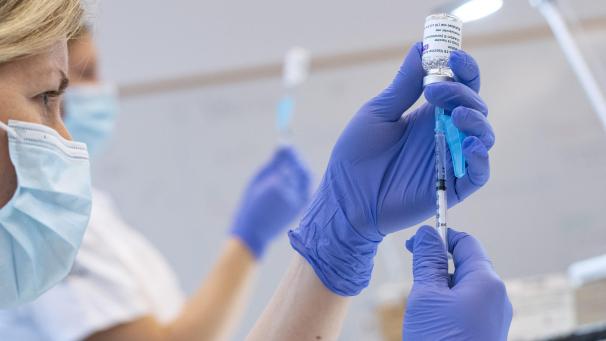 <p>Der Impfstoff von Astrazeneca bleibt massenhaft liegen</p>