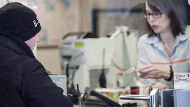 <p>In 44 belgischen Bahnhöfen schließen die Schalter.</p>