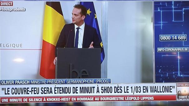 <p>Nach der Sitzung des Konzertierungsausschusses trat auch DG-Ministerpräsident Oliver Paasch bei der Pressekonferenz der Regierungen ans Rednerpult und ergriff in deutscher Sprache das Wort.</p>