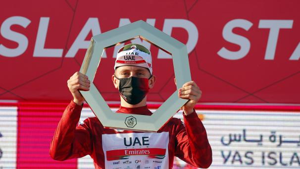 <p>Tadej Pogacar feiert seinen Gesamtsieg bei der UAE-Tour.</p>
