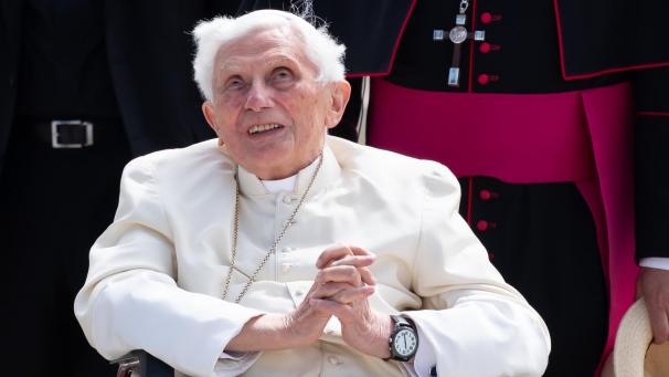 <p>Papst Benedikt XVI. steht immer noch zu seinem Rückzug.</p>