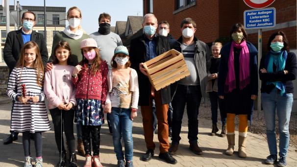 <p>Übergabe der Petition am Mittwoch an Bürgermeister Erwin Güsting und andere Vertreter des Rates.</p>