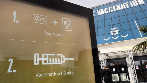 <p>Das größte Impfzentrum Belgiens in den Brüsseler Messehallen erlebte zahlreiche Pannen.</p>