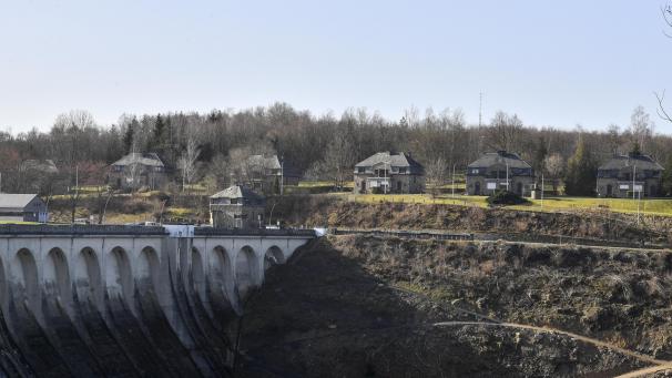 <p>Die zwölf Wohneinheiten an der Staumauer liegen auf einem zweieinhalb Hektar großen Areal.</p>