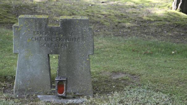 <p>In dem Kriminalroman geht es um einen Großindustriellen, der 1956 mitten auf dem Schlachtfeld des Hürtgenwaldes (Bild) ums Leben gekommen ist.</p>