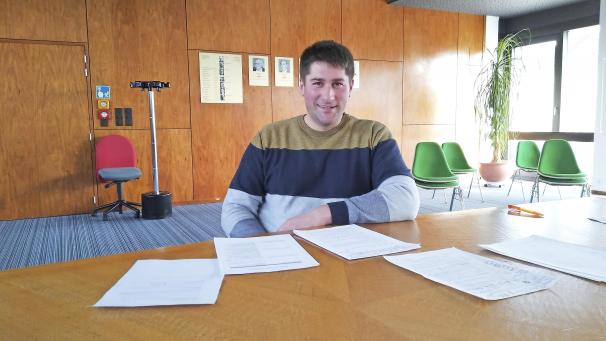 <p>Schöffe Marcel Goffinet, selbst von Beruf Landwirt, ist gespannt, wie sich die neuen gesetzlichen Vorgaben zur Vergabe von Ländereien in der Stadtgemeinde St.Vith bewähren werden.</p>