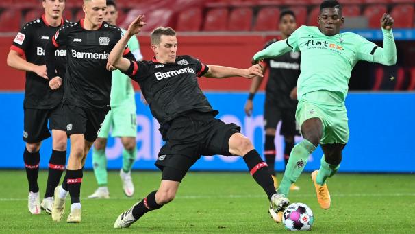 <p>Ein hochklassiges Rheinderby endete im Hinspiel mit einem 4:3-Sieg für Leverkusen.</p>