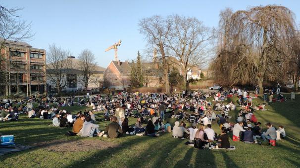 <p>Die Kontaktblase im Freien wird auf bis zu zehn Personen ausgedehnt.</p>