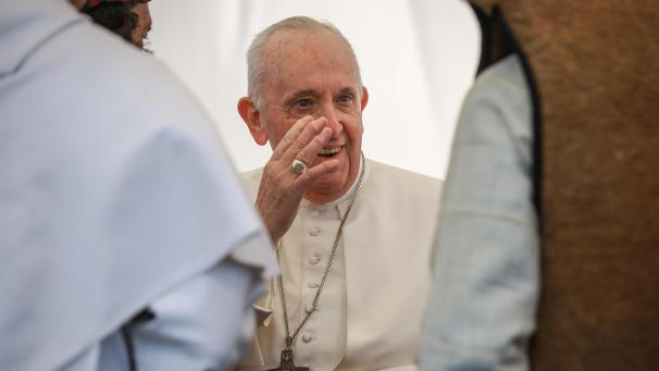 <p>Papst Franziskus bei einem interreligiösen Treffen im sumerischen Stadtstaat Ur</p>