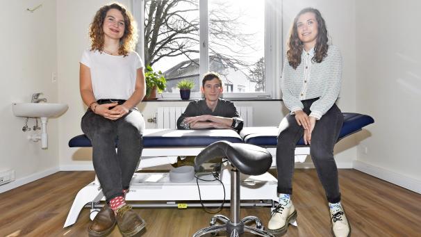 <p>Machen in Eupen gemeinsame Sache: die Osteopathen Nadine Dieudonné, Martin Zange und Marie Krott (v.l.n.r.). Fotos: David Hagemann</p>