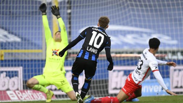 <p>Noa Lang trifft zum 3:0.</p>