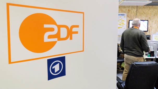 <p>Bei der Fußball-Europameisterschaft 2024 in Deutschland wird doch ein Großteil der Spiele bei ARD und ZDF zu sehen sein.</p>