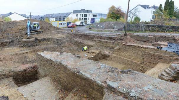 <p>Die Grabungsfunde der ehemaligen St.Vither Burg sind Auslöser und Gegenstand eines wissenschaftlichen Symposiums mit Burgen- und Mittelalterexperten am Donnerstag, 25. März.</p>