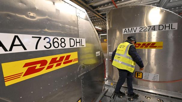 <p>Im Paketverteilerzentrum von DHL am Brüsseler Landesflughafen ist die Maximalkapazität bald erreicht.</p>