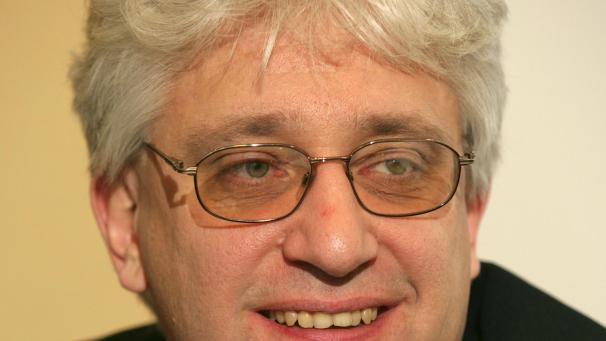 <p>Soll jetzt zu der offenbar gesetzlich nicht abgesicherten Datenverschränkung in der Kammer Rede und Antwort stehen: Frank Robben, Chef der Smals.</p>