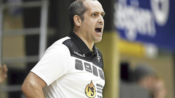 <p>Bruno Thevissen bleibt Cheftrainer der Eynattener Handballer.</p>