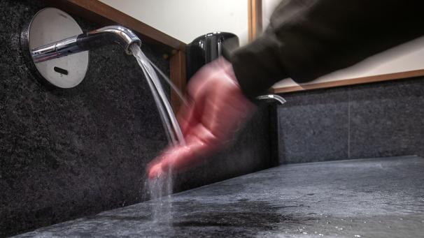 <p>Regelmäßiges Händewaschen schützt vor einer Coronainfektion.</p>