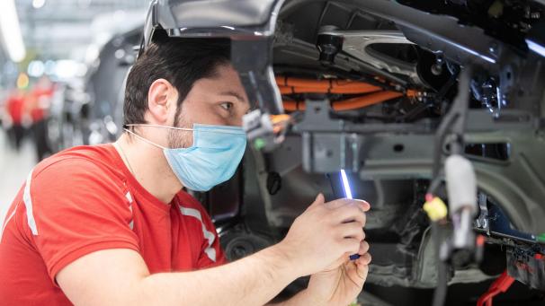 <p>40 % aller Corona-Ausbrüche haben Ursprung am Arbeitsplatz.</p>