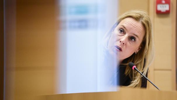 <p>Haushalts-Staatssekretärin Eva De Bleeker plädiert für höhere Einsparungen, um bis 2024 ein Defizit von weniger als drei Prozent des BIP zu erreichen,</p>