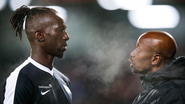 <p>Die Einstellung von Claude Makelele (rechts) läutete gewissermaßen das Ende von Mbaye Leye bei der AS Eupen ein.</p>