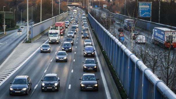 <p>Hier auf dem Brüsseler Ring bei Anderlecht ist am Montagmorgen aufgrund einer angekündigten Autodemonstration mit Stau zu rechnen.</p>