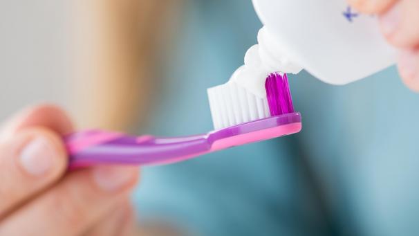 <p>Eine gute Mundhygiene spielt eine wichtige Rolle vor, während und nach der Schwangerschaft.</p>