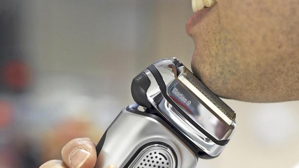 <p>Trocken oder lieber nass? Dass Rasieren auch ein Stück weit zu einem Kulturkampf geworden ist, haben wir einem historischen Durchbruch vor 90 Jahren zu verdanken.</p>