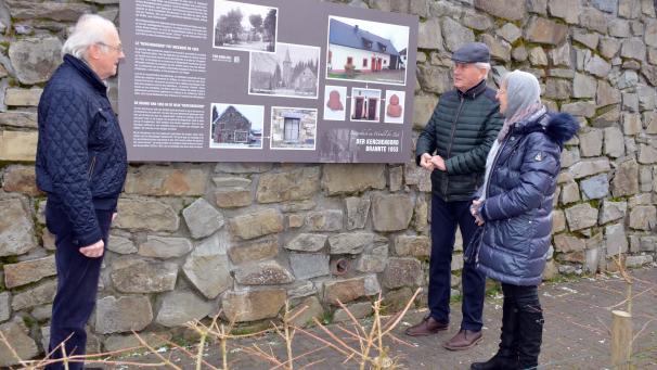 <p>Eine Triebfeder der Vereinigung zum Erhalt von historischem Kulturgut von Bütgenbach-Berg war neben Manfred Dollendorf (links) und Martha Limburg auch Ehrenbürgermeister Herbert Heck, der im vergangenen Jahr verstorben ist. Foto: GE-Archiv</p>