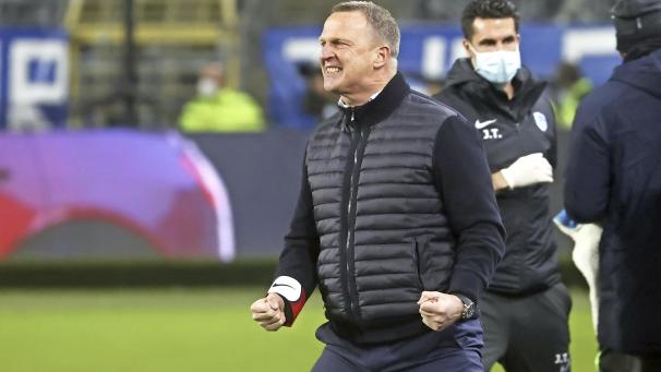 <p>John van den Brom führte Genk ins Pokalendspiel und genoss den Auswärtssieg im Lotto-Park.</p>