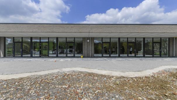 <p>Schöffin Nadine Rotheudt versicherte, dass es regelmäßig Treffen gebe, um eventuelle Veränderungen und Verbesserungen am Gebäude zu besprechen.</p>