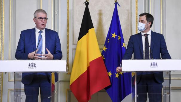 <p>Pieter Timmermans (l.) und Alexander De Croo</p>