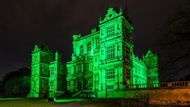 <p>Zahlreiche Sehenswürdigkeiten (wie hier das Museum Wollaton Hall in Nottingham) werden heute weltweit bei der Kampagne am St. Patrick's Day gleichzeitig in grün erstrahlen.</p>
