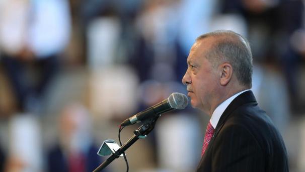 <p>Die pro-kurdische Oppositionspartei HDP ist Staatschef Erdogan schon lange ein Dorn im Auge. Politiker sind seit Jahren Repressalien ausgesetzt. Nun will die Staatsanwaltschaft die Partei verbieten lassen.</p>