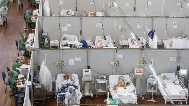 <p>Die Auslastung der öffentlichen Intensivbetten für Covid-19-Patienten liegt in 24 von 26 Bundesstaaten und dem Hauptstadtdistrikt Brasília bei 80 Prozent oder mehr.</p>