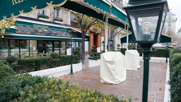 <p>In mehr als der Hälfte der EU-Mitgliedstaaten, wir hier in Frankreich, Paris, wurde die Verimpfung von Astrazeneca gestoppt: mit allen Konsequenzen betreffend Infektionen und den Lockdwon, vor allem aber mit der Inkaufnahme von schweren Krankheitsverläufen und Menschenleben.</p>