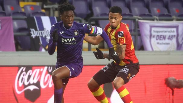 <p>Sambi Lokonga (l.) steht im Aufgebot der belgischen Nationalmannschaft.</p>