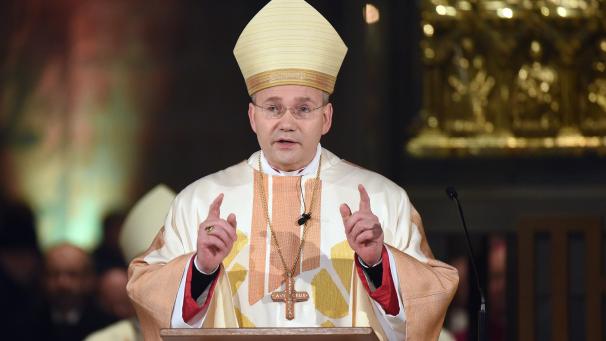 <p>Der Aachener Bischof Helmut Dieser revoltiert gegen Rom.</p>