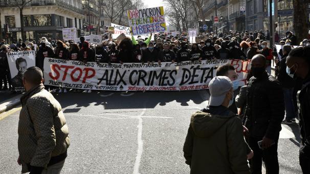 <p>Die Demonstranten übten unter anderem Kritik an dem geplanten Sicherheitsgesetz.</p>